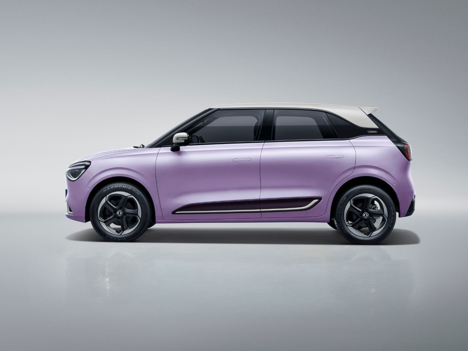 Dongfeng box EV purple side view